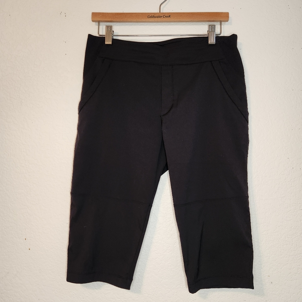 REI Knee Length Black Capris Pants with Drawstring, Size S